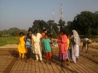 Children_at_Building_002